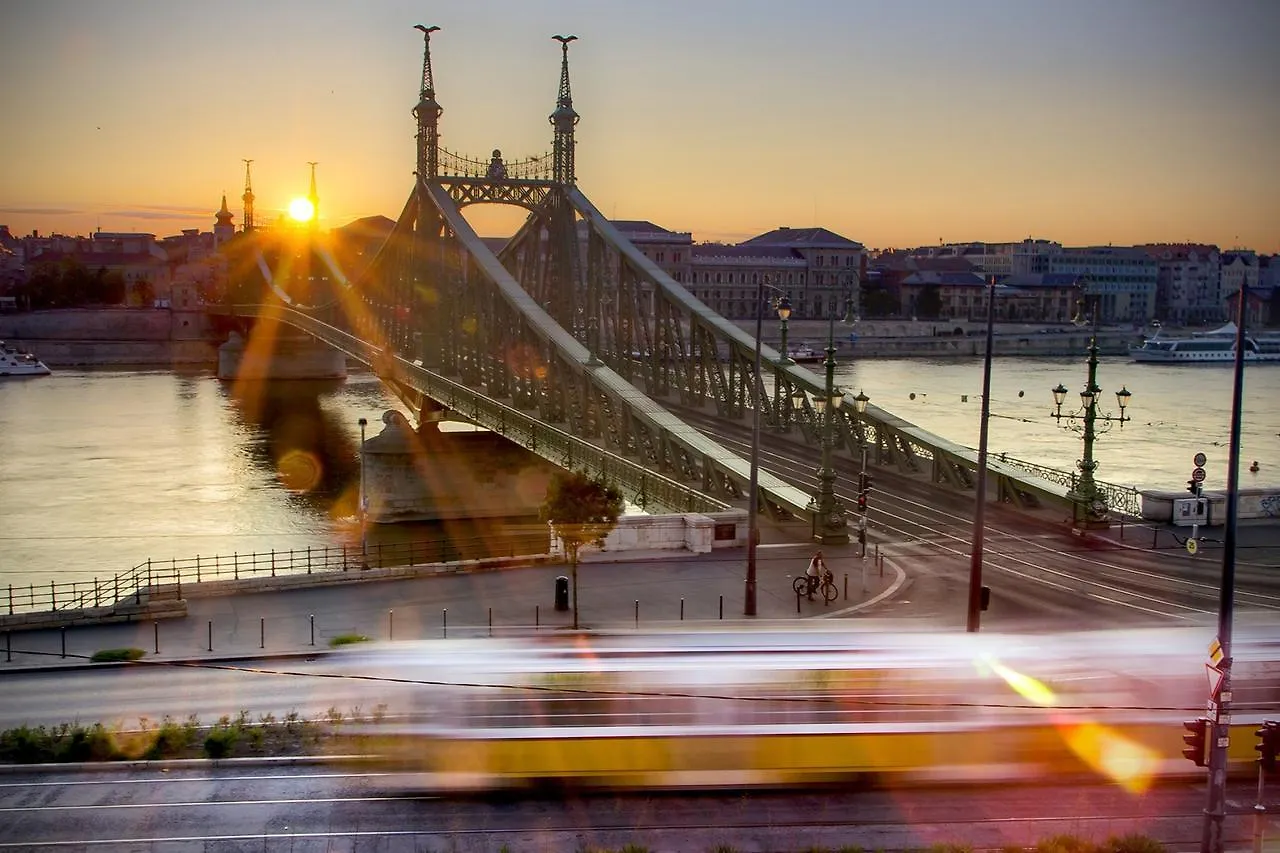 Luxury & Antique Charm Apartment Budapest